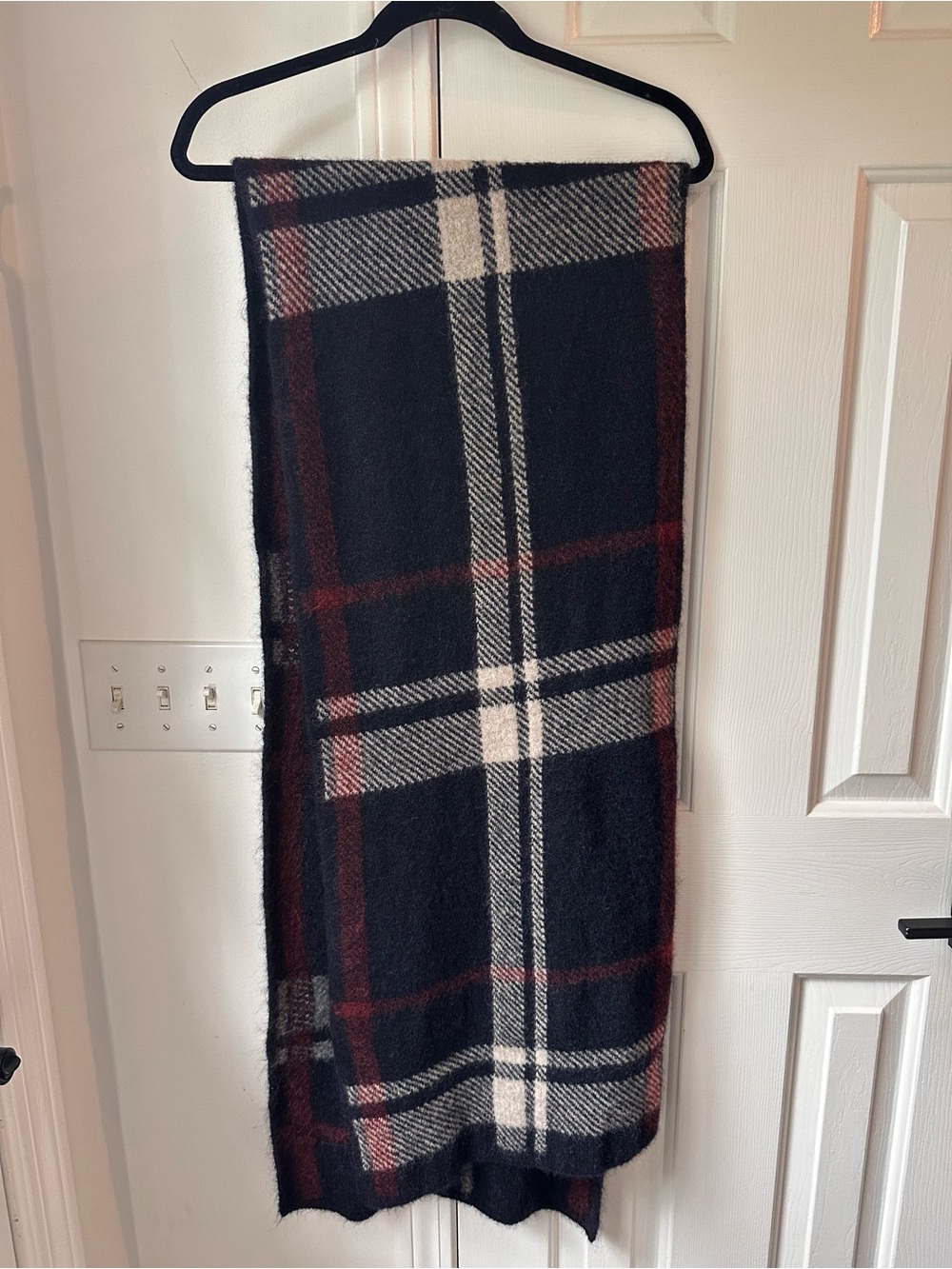$435 'S Max Mara Navy/White/Red Plaid Mohair Wool Blend Blanket Scarf